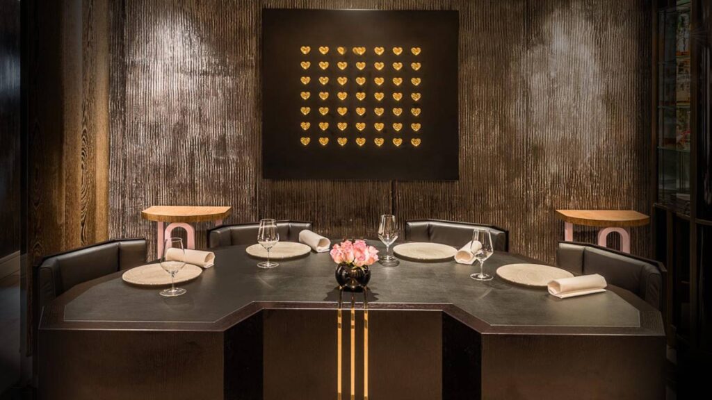 Restaurant Gordon Ramsey inspiration-table at one of the best Chelsea restaurants for fine dining