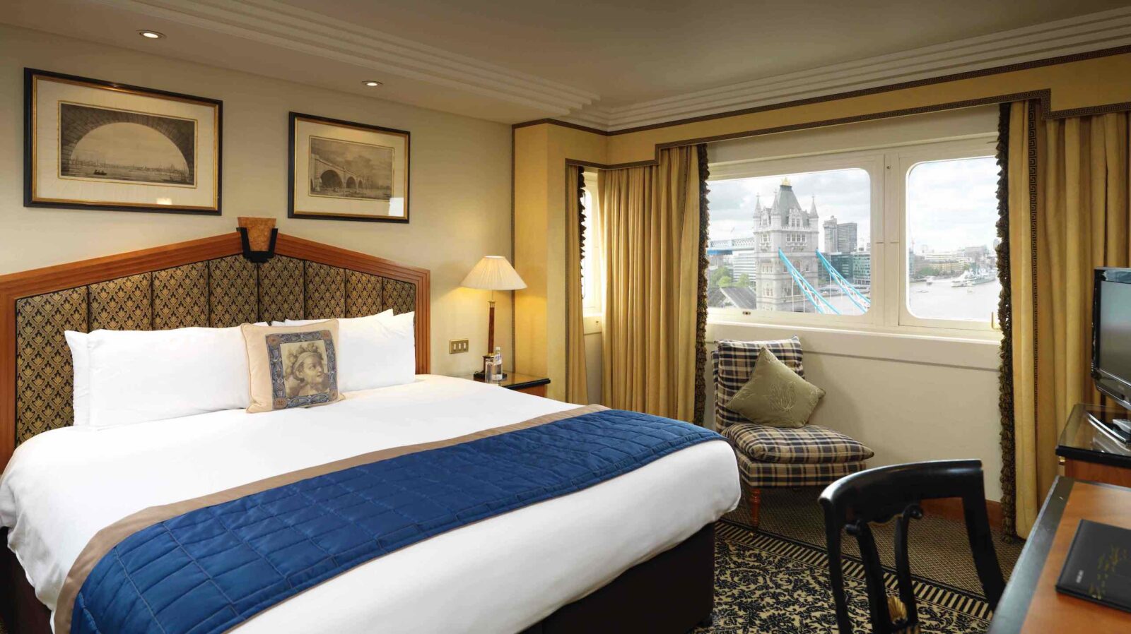 The Tower Hotel, London rooom with view of Tower Vridge from luxury hotels in the City of London